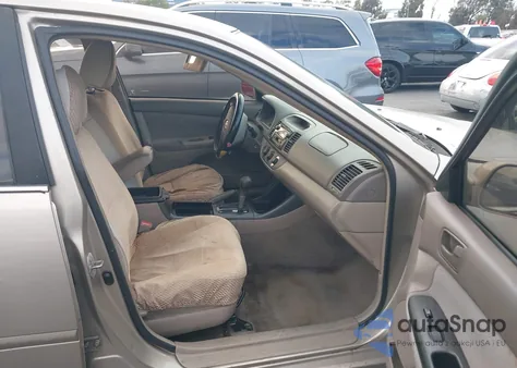 2004 Toyota Camry Le z USA, uszkodzony, nr VIN 4T1BE32K94U854215